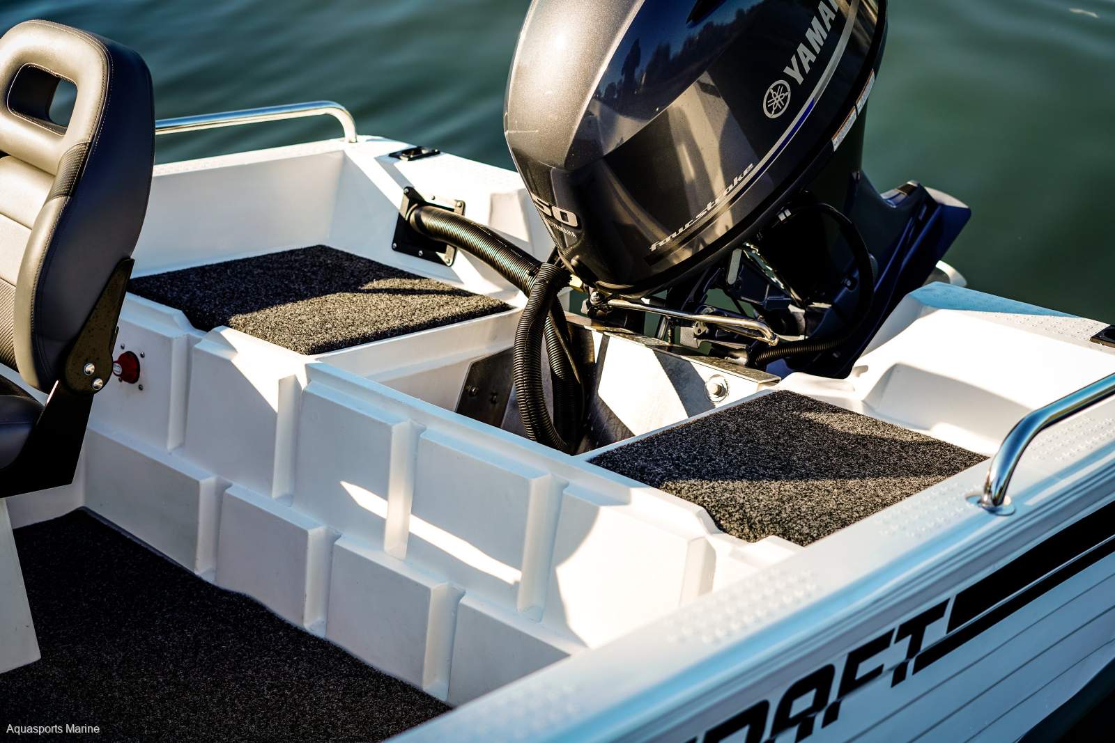 2026 POLYCRAFT CHALLENGER 4.10M SIDE CONSOLE V-PUNT