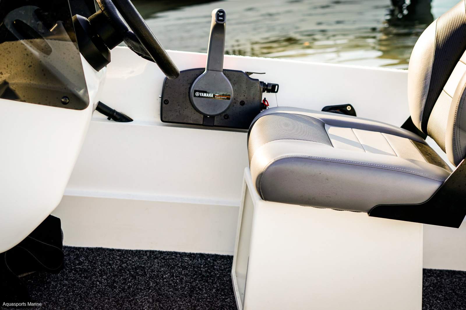 2026 POLYCRAFT CHALLENGER 4.10M SIDE CONSOLE V-PUNT