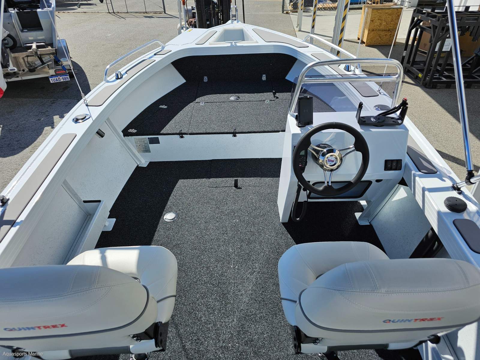 2026 QUINTREX 490 RENEGADE SC SIDE CONSOLE