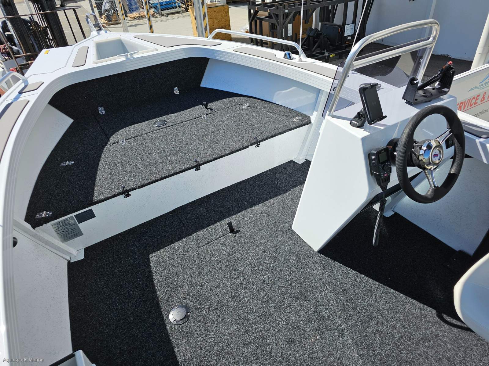 2026 QUINTREX 490 RENEGADE SC SIDE CONSOLE