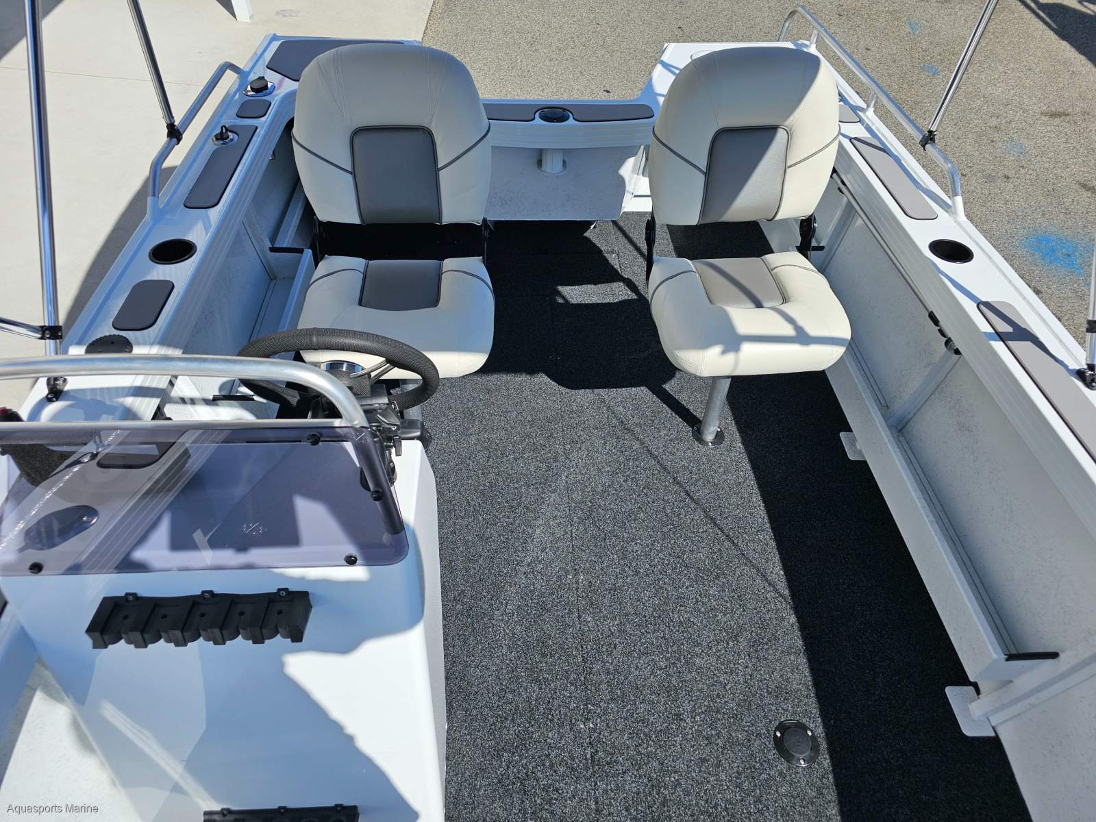 2026 QUINTREX 490 RENEGADE SC SIDE CONSOLE
