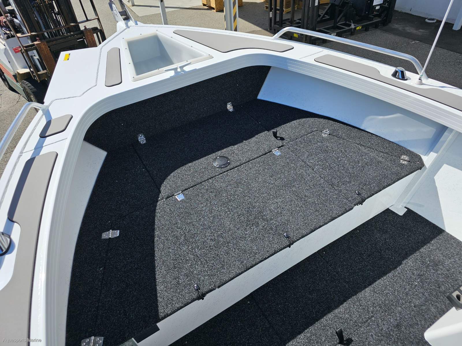 2026 QUINTREX 490 RENEGADE SC SIDE CONSOLE
