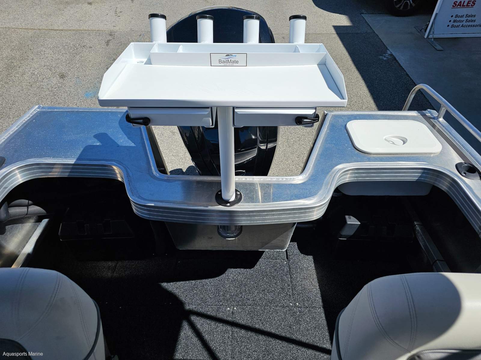 2026 QUINTREX 490 RENEGADE SC SIDE CONSOLE