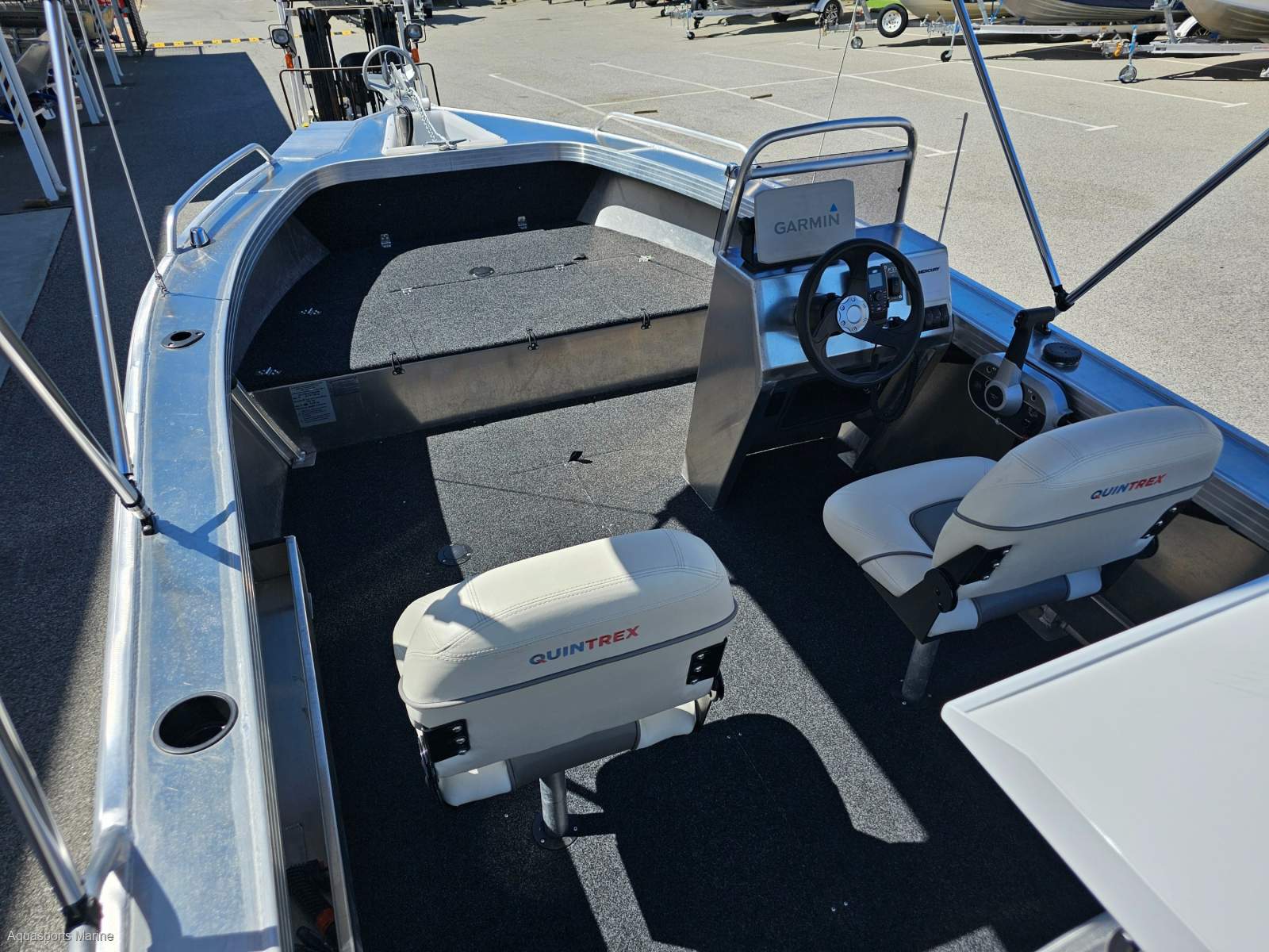 2026 QUINTREX 490 RENEGADE SC SIDE CONSOLE