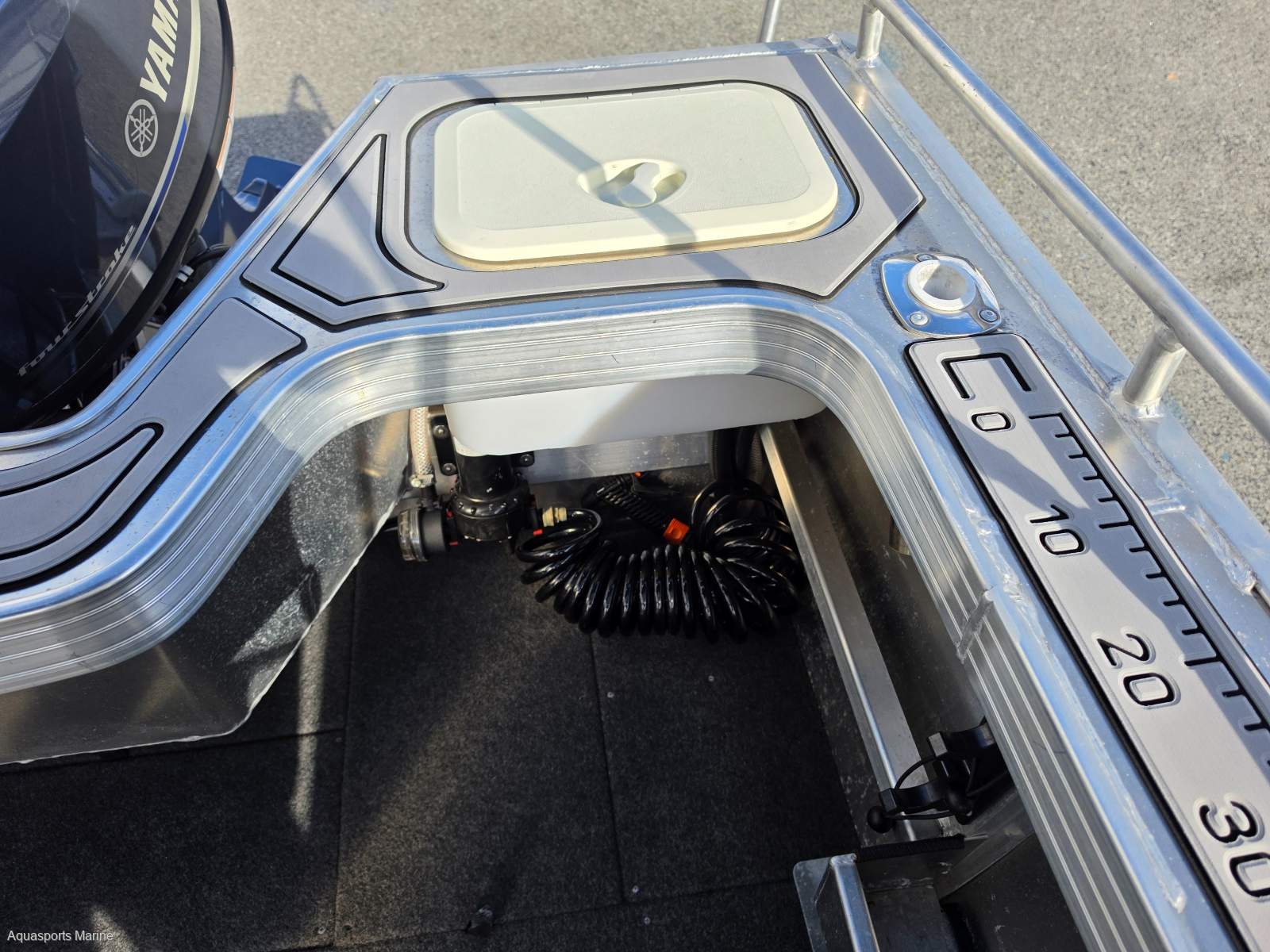 2024 QUINTREX 460 RENEGADE SIDE CONSOLE