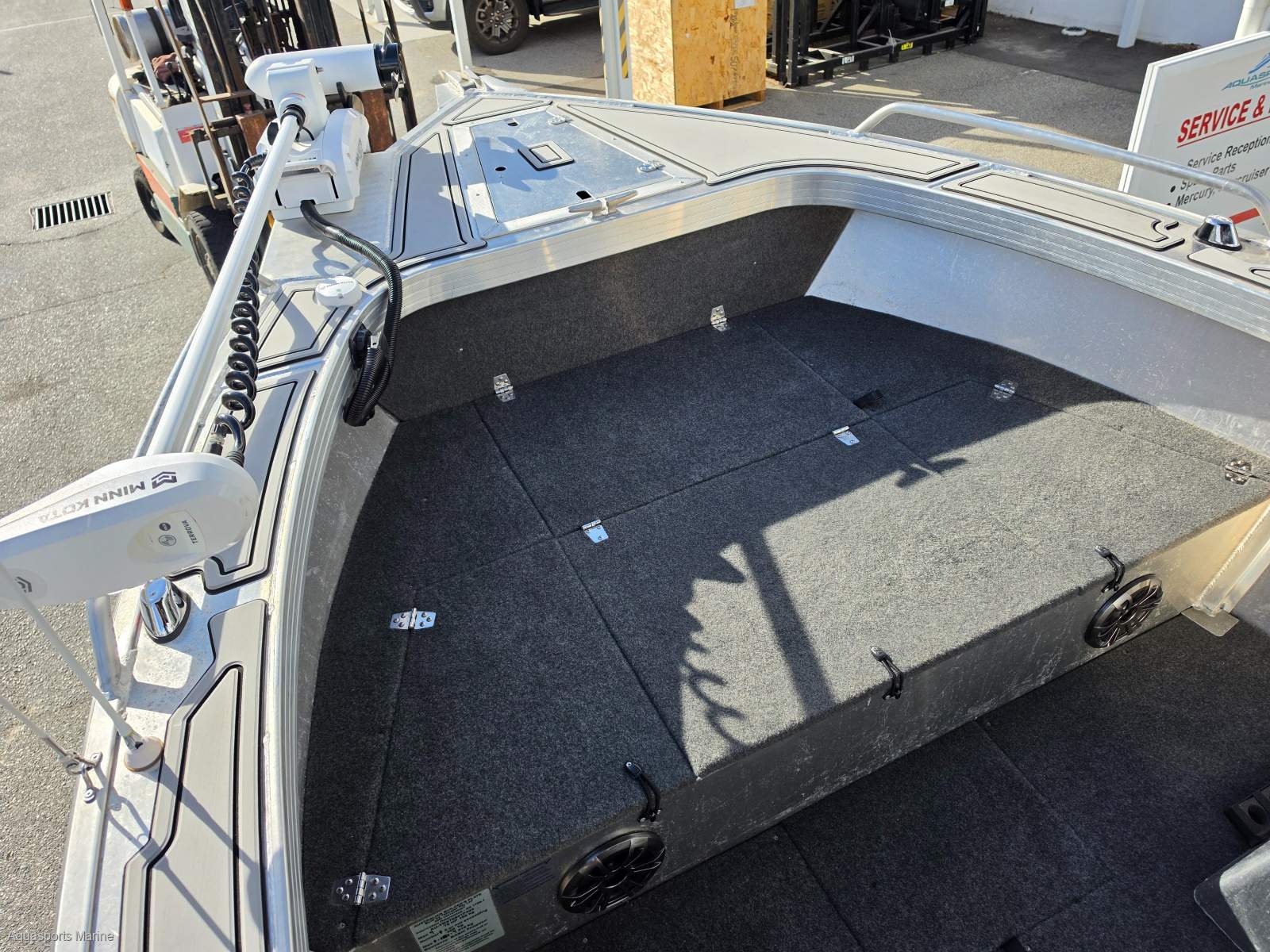 2024 QUINTREX 460 RENEGADE SIDE CONSOLE