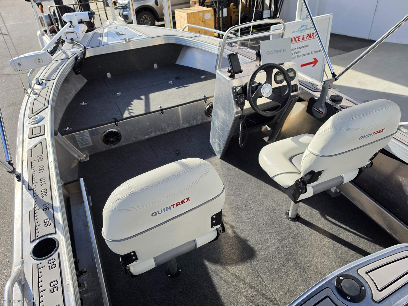 2024 QUINTREX 460 RENEGADE SIDE CONSOLE