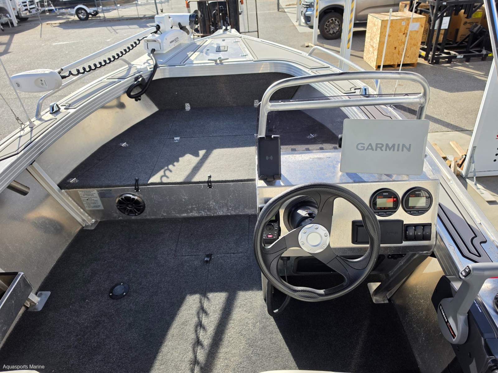 2024 QUINTREX 460 RENEGADE SIDE CONSOLE
