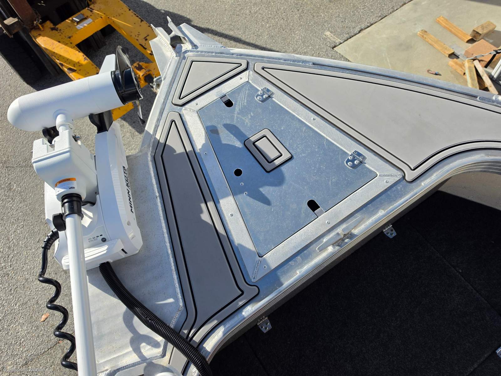 2024 QUINTREX 460 RENEGADE SIDE CONSOLE