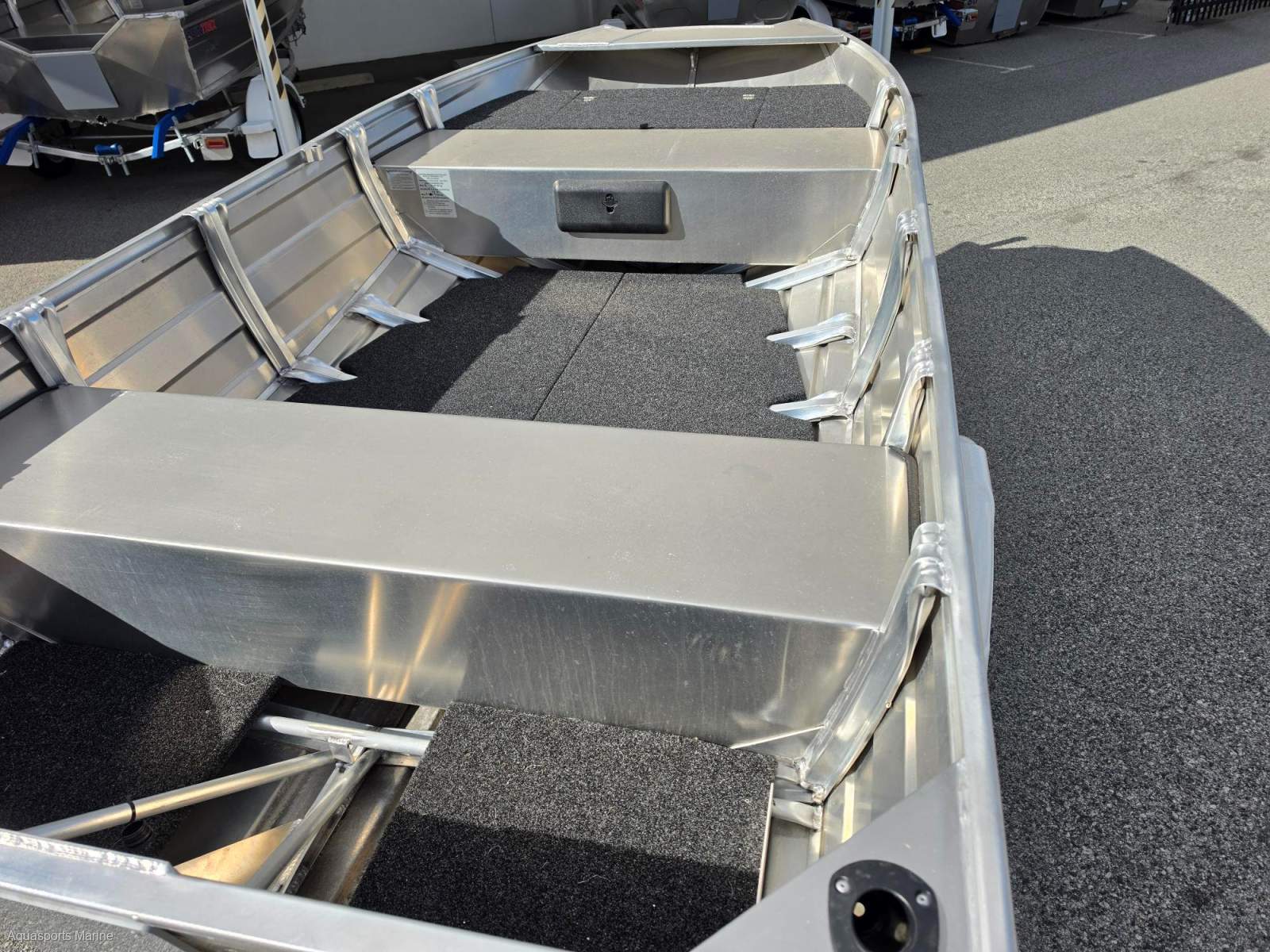 2026 QUINTREX 390 MY09 EXPLORER V-PUNT