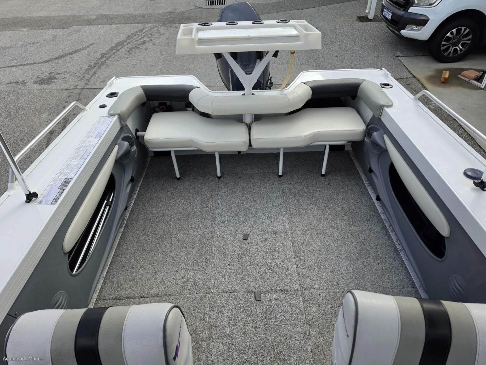 2008 QUINTREX 520 MY08 LEGEND CENTRE CONSOLE