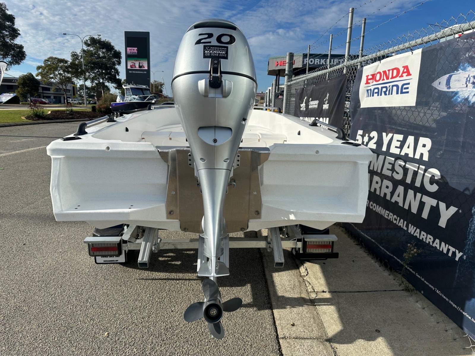SMARTWAVE SW3500 OPEN BOAT RUNABOUT