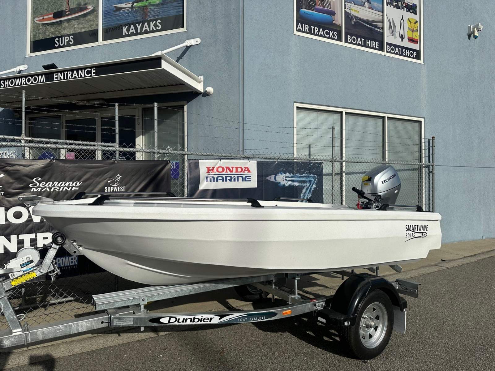 SMARTWAVE SW3500 OPEN BOAT RUNABOUT