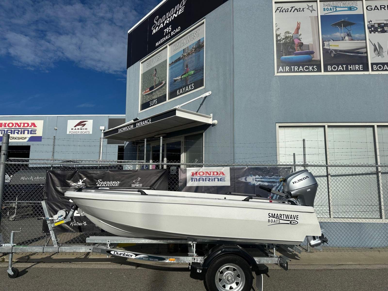 SMARTWAVE SW3500 OPEN BOAT RUNABOUT