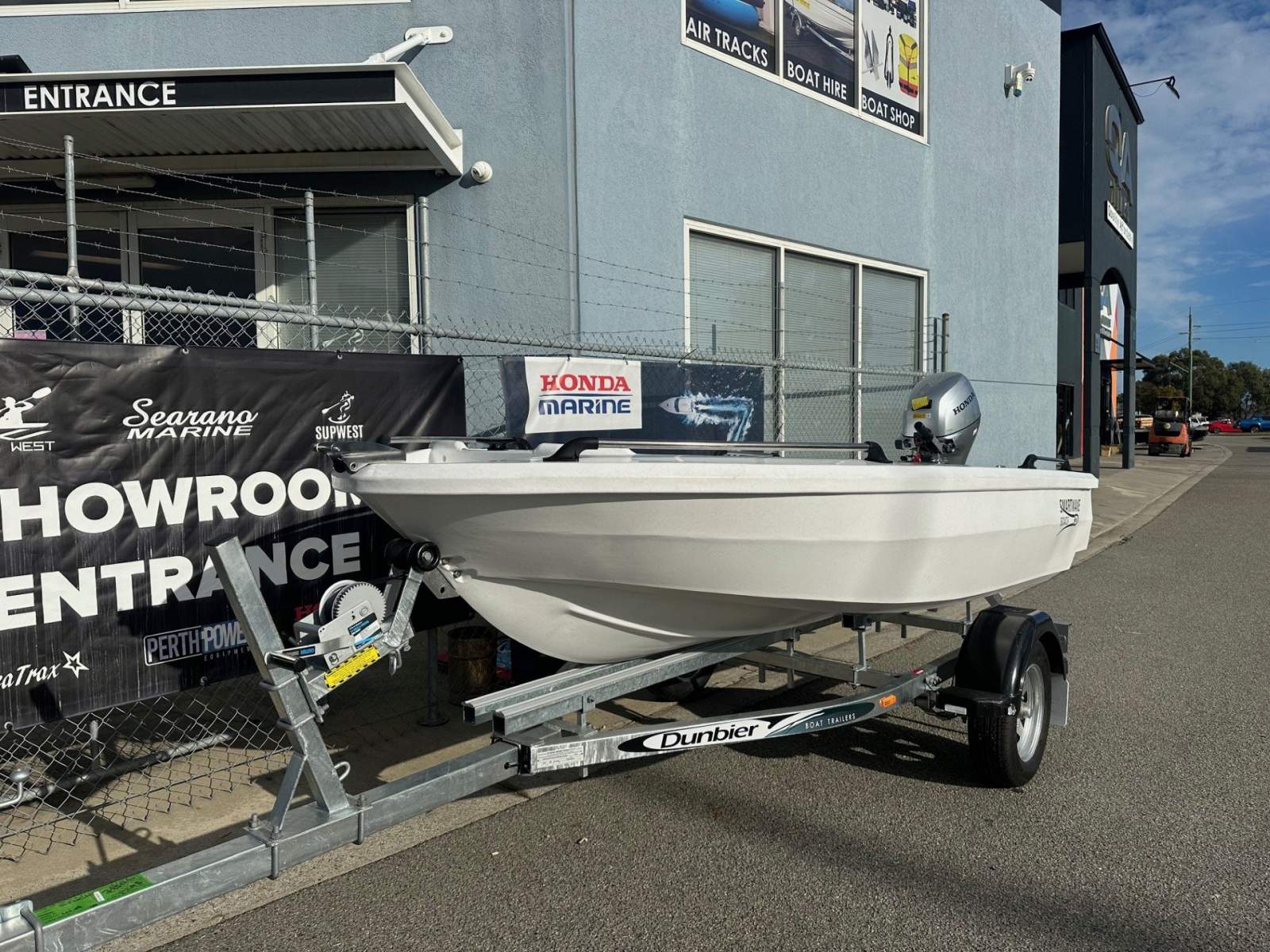 SMARTWAVE SW3500 OPEN BOAT RUNABOUT