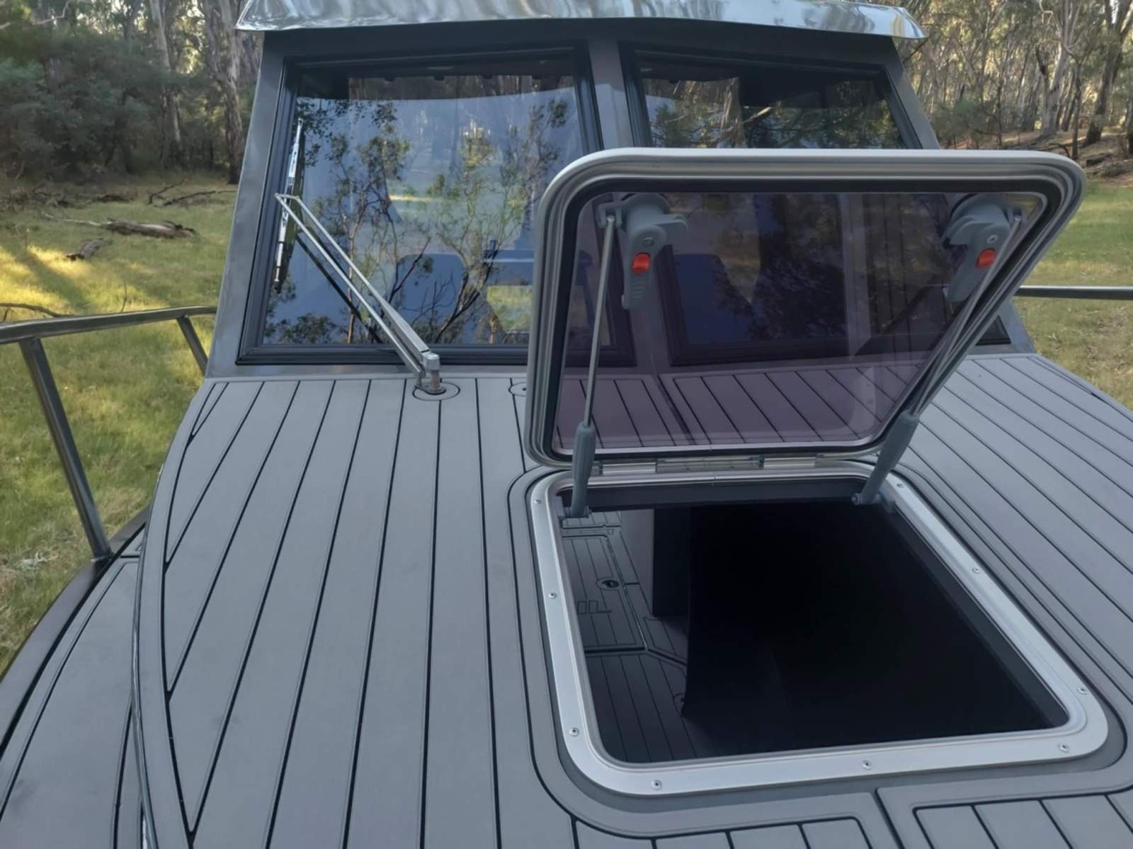 2025 MAD DOG BOATS 710 SPORTS HARDTOP