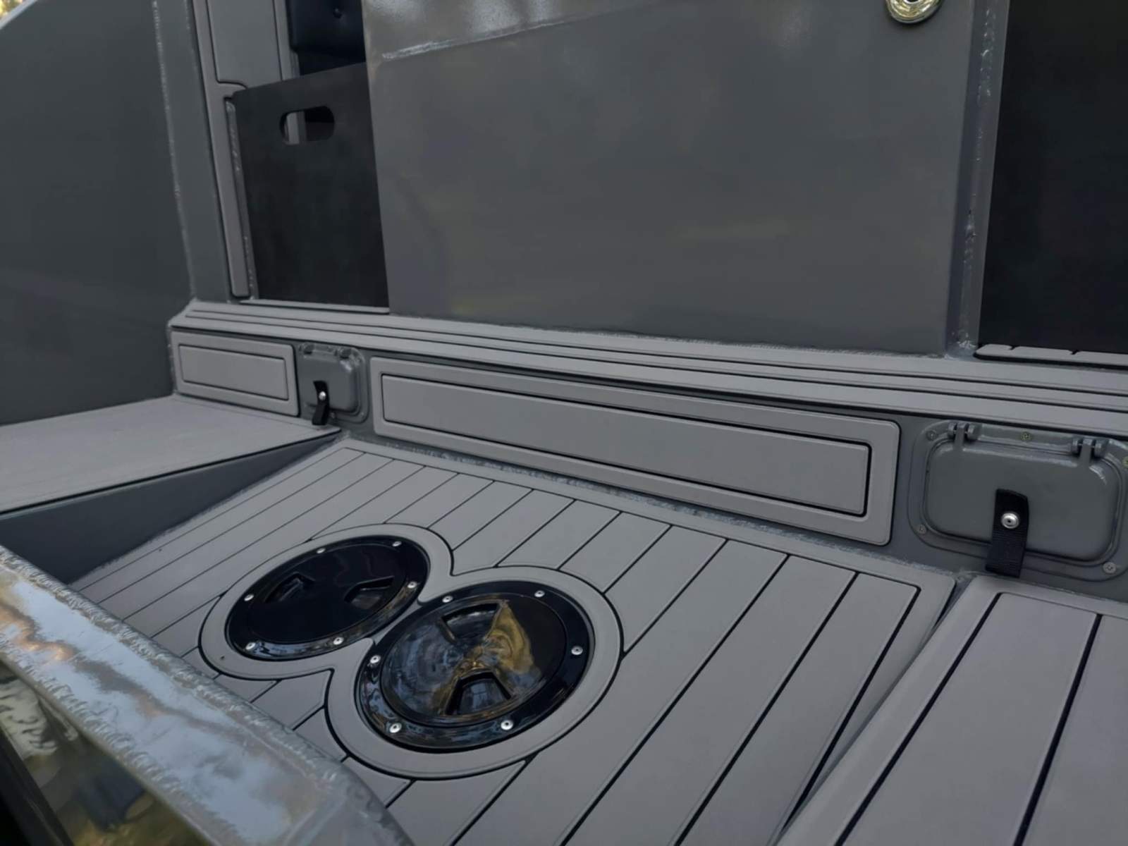 2025 MAD DOG BOATS 710 SPORTS HARDTOP