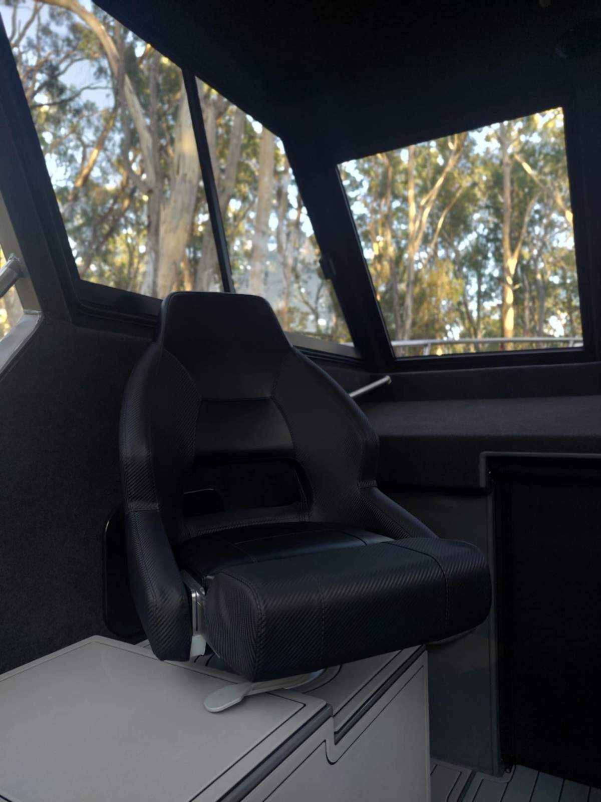 2025 MAD DOG BOATS 710 SPORTS HARDTOP