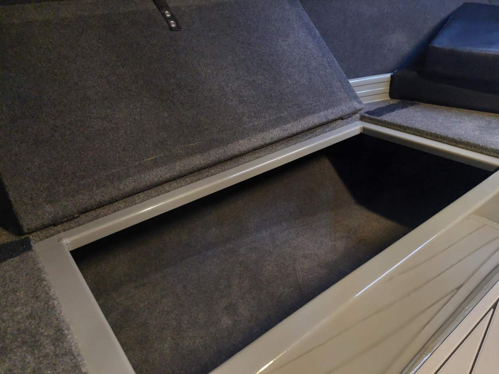 2025 MAD DOG BOATS 710 SPORTS HARDTOP
