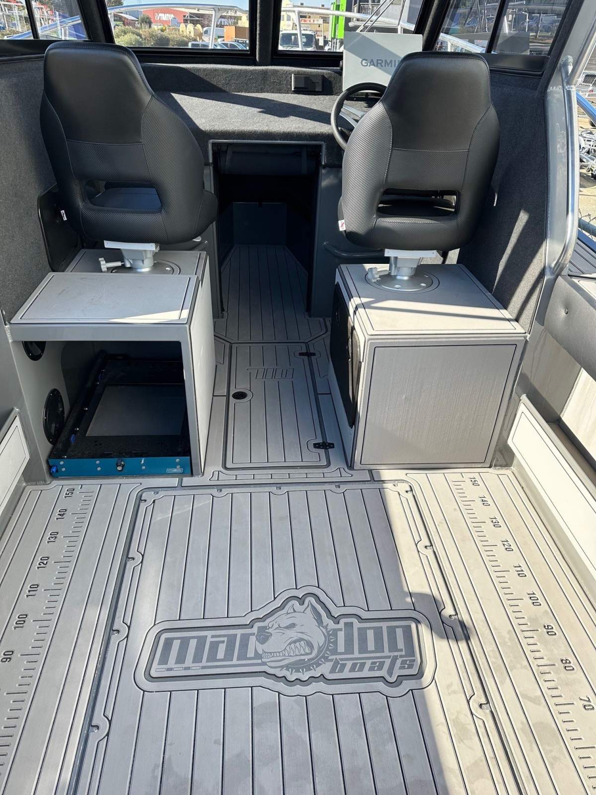 2025 MAD DOG BOATS 710 SPORTS HARDTOP