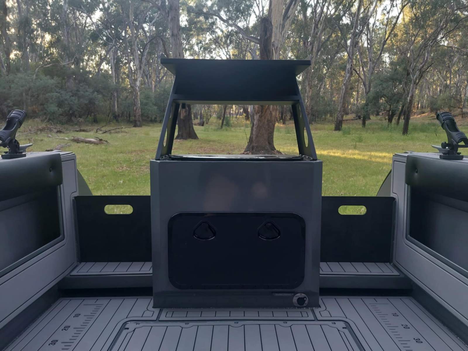 2025 MAD DOG BOATS 710 SPORTS HARDTOP