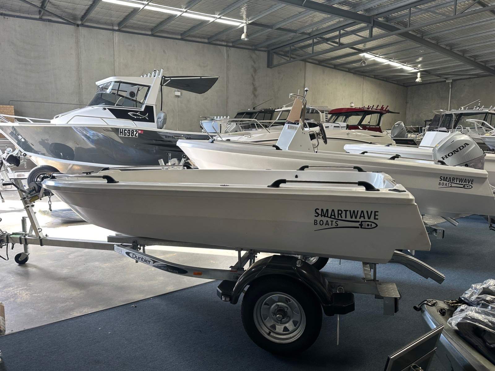 SMARTWAVE SW3500 OPEN BOAT RUNABOUT