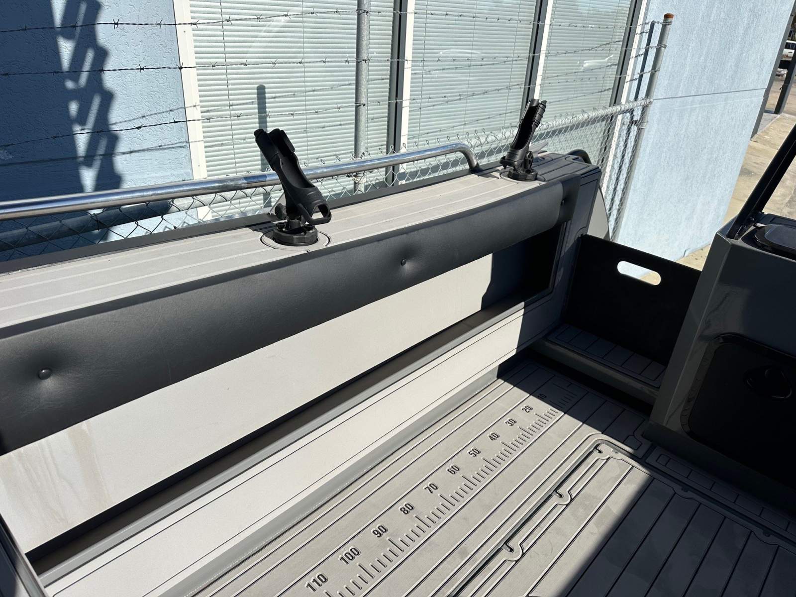 2025 MAD DOG BOATS 710 SPORTS HARDTOP