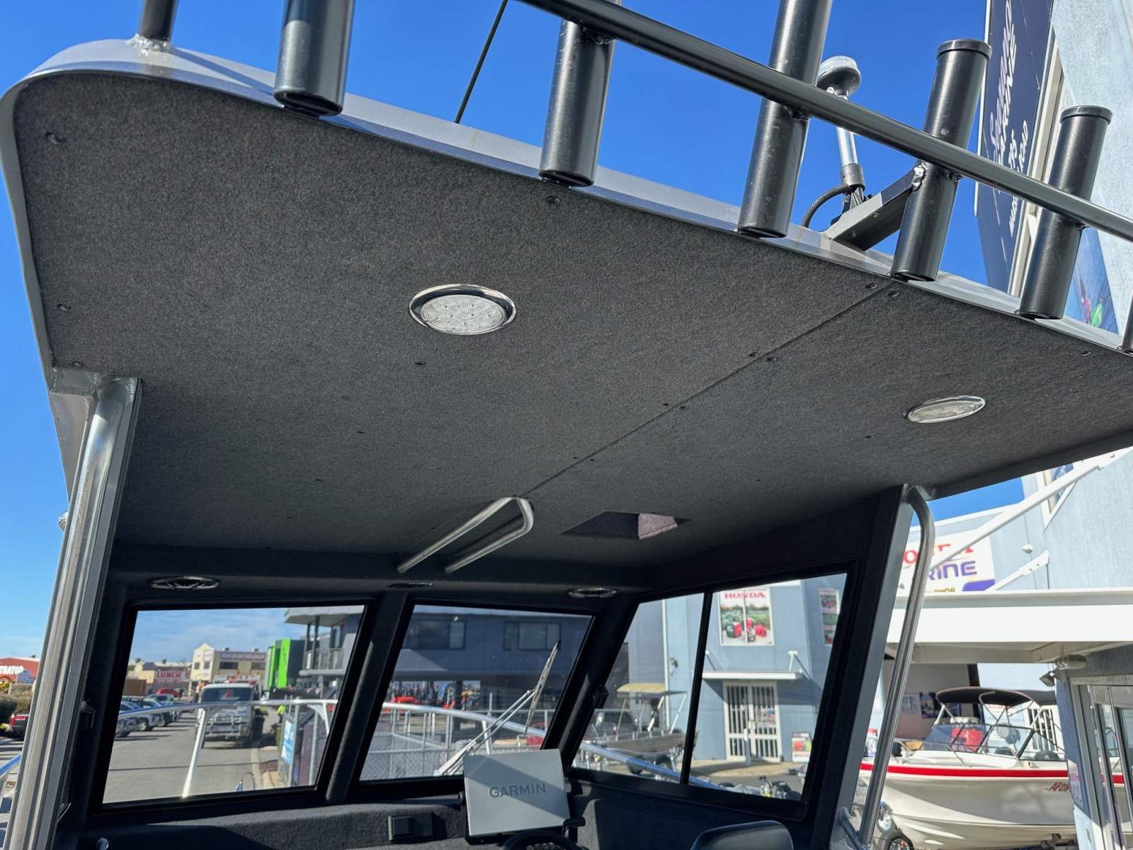 2025 MAD DOG BOATS 710 SPORTS HARDTOP