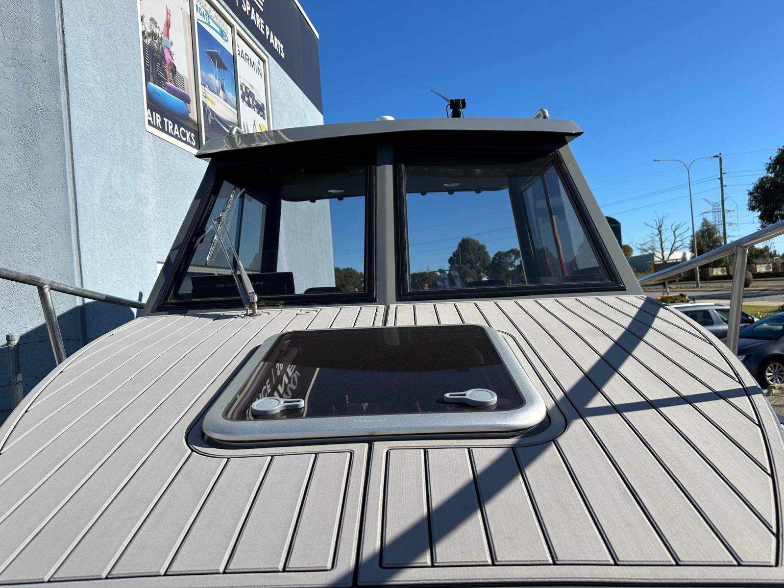 2025 MAD DOG BOATS 710 SPORTS HARDTOP