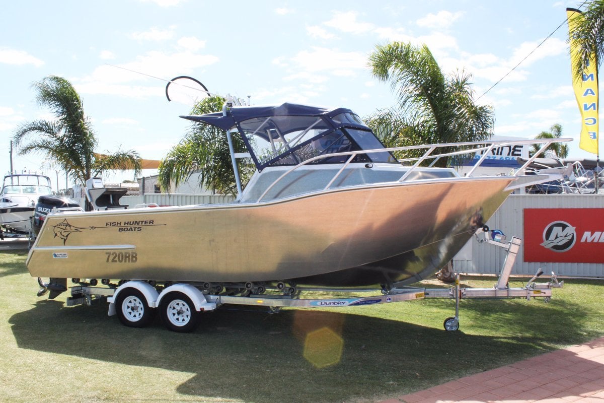 FISH HUNTER 720 RB EXCEL RUNABOUT