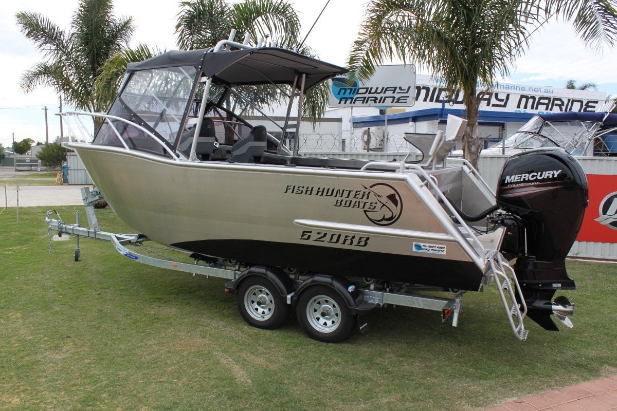 FISH HUNTER 620 ADVENTURER RUNABOUT