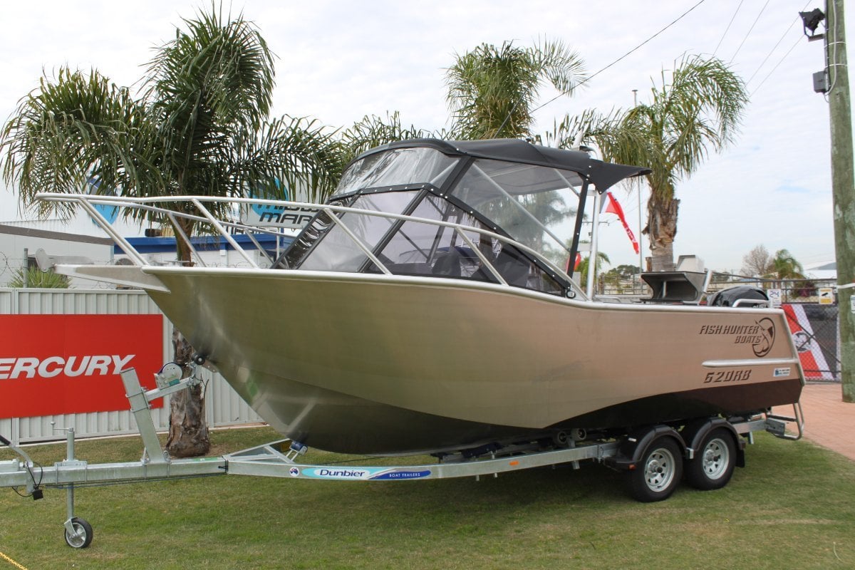 FISH HUNTER 620 ADVENTURER RUNABOUT