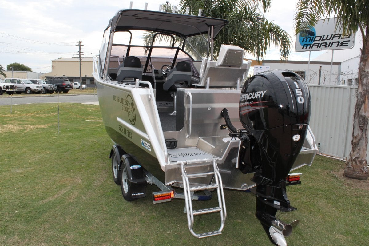 FISH HUNTER 620 ADVENTURER RUNABOUT