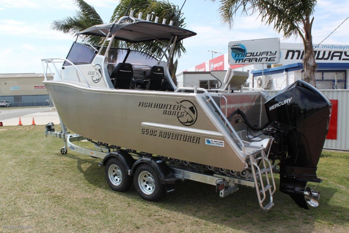 FISH HUNTER 650 ADVENTURER RUNABOUT