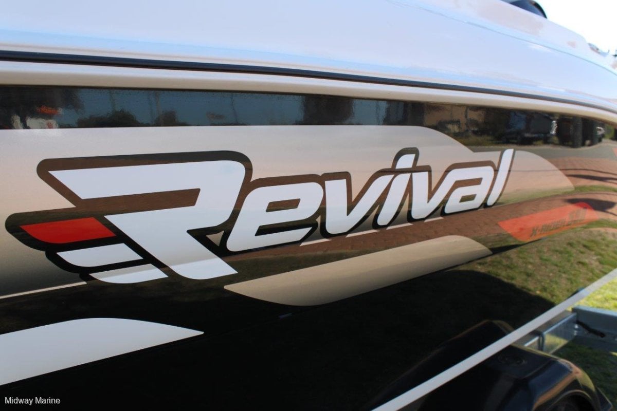 REVIVAL 590 X-RIDER BOWRIDER