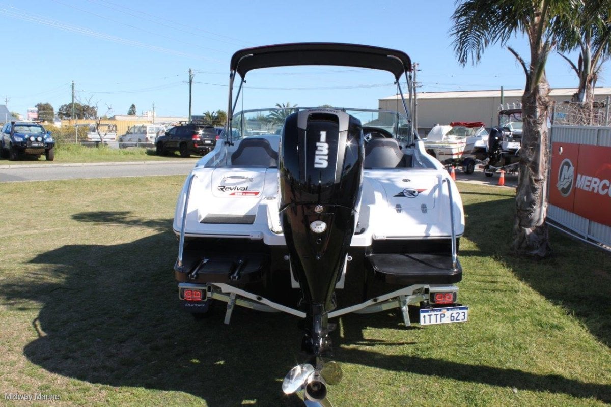 REVIVAL 590 X-RIDER BOWRIDER