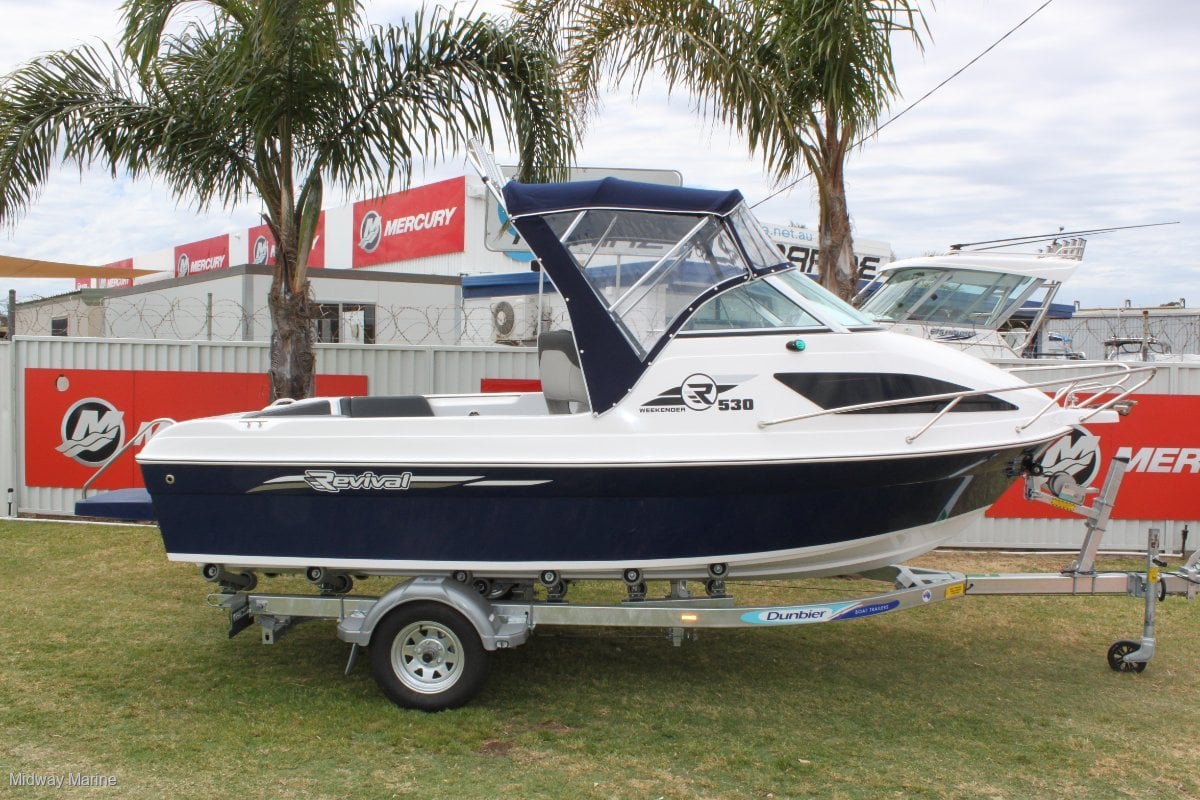 REVIVAL 530 OFFSHORE CUDDY