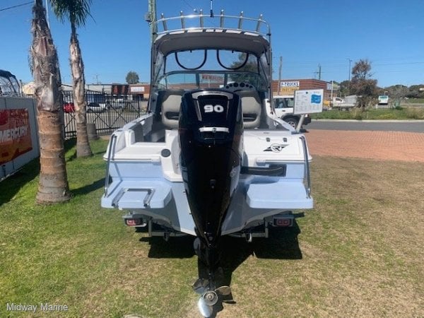 REVIVAL 530 OFFSHORE CUDDY
