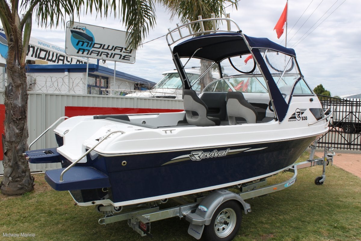 REVIVAL 530 OFFSHORE CUDDY