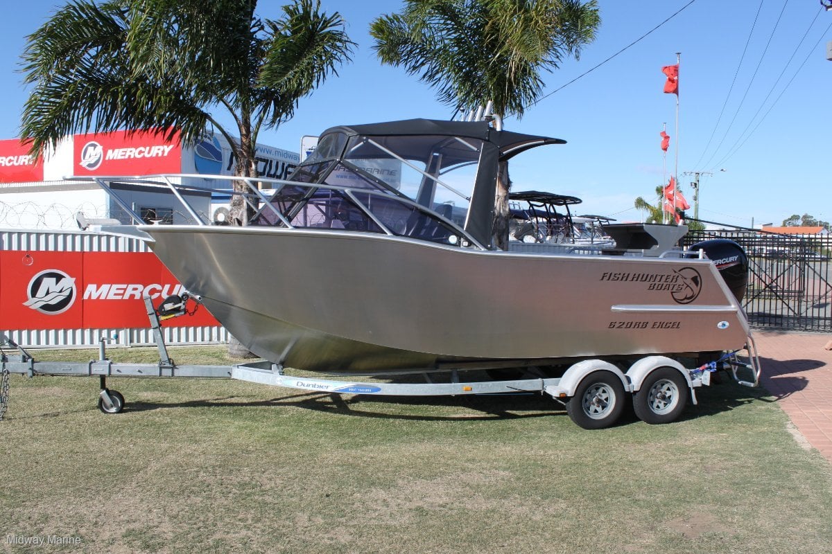 FISH HUNTER 620 ADVENTURER RUNABOUT