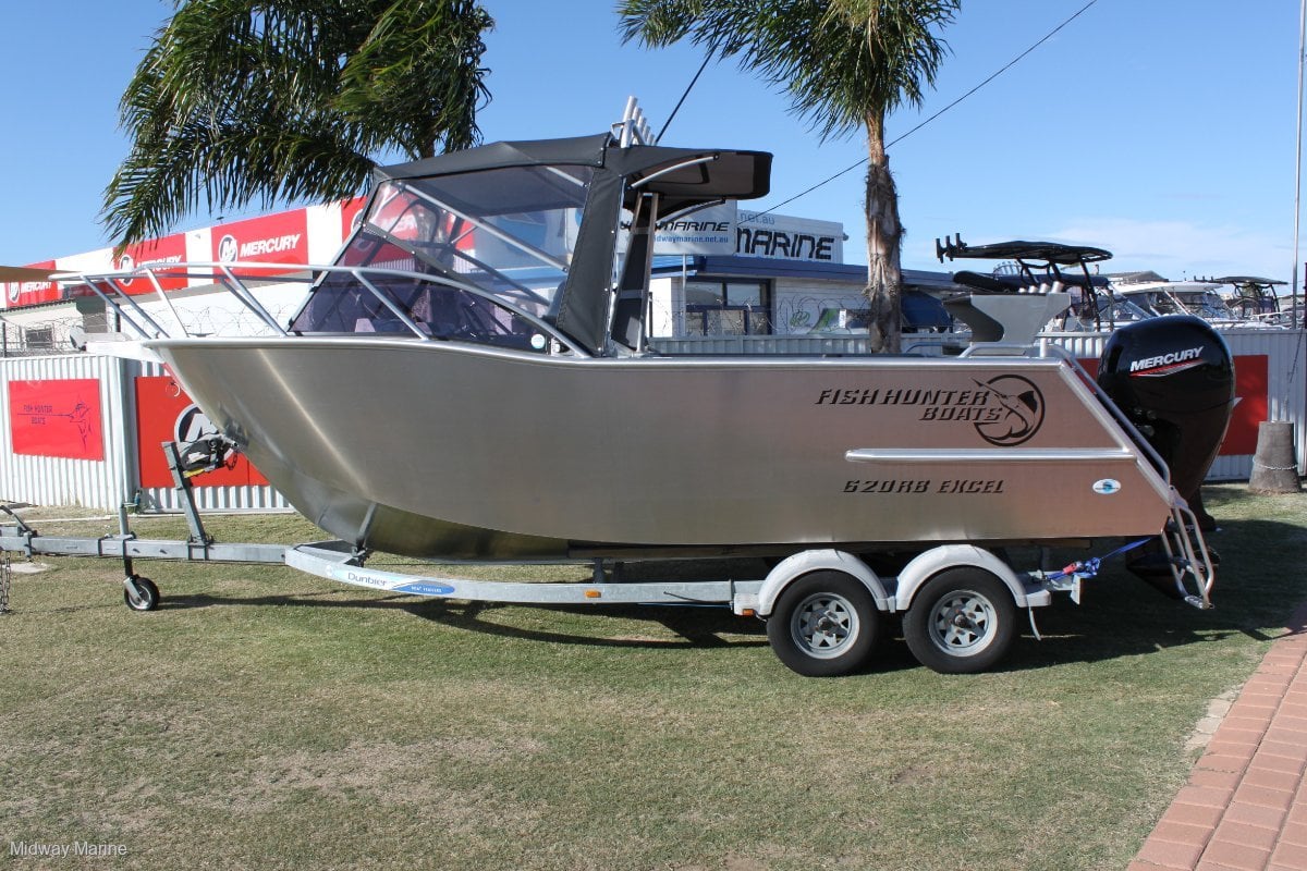 FISH HUNTER 620 ADVENTURER RUNABOUT