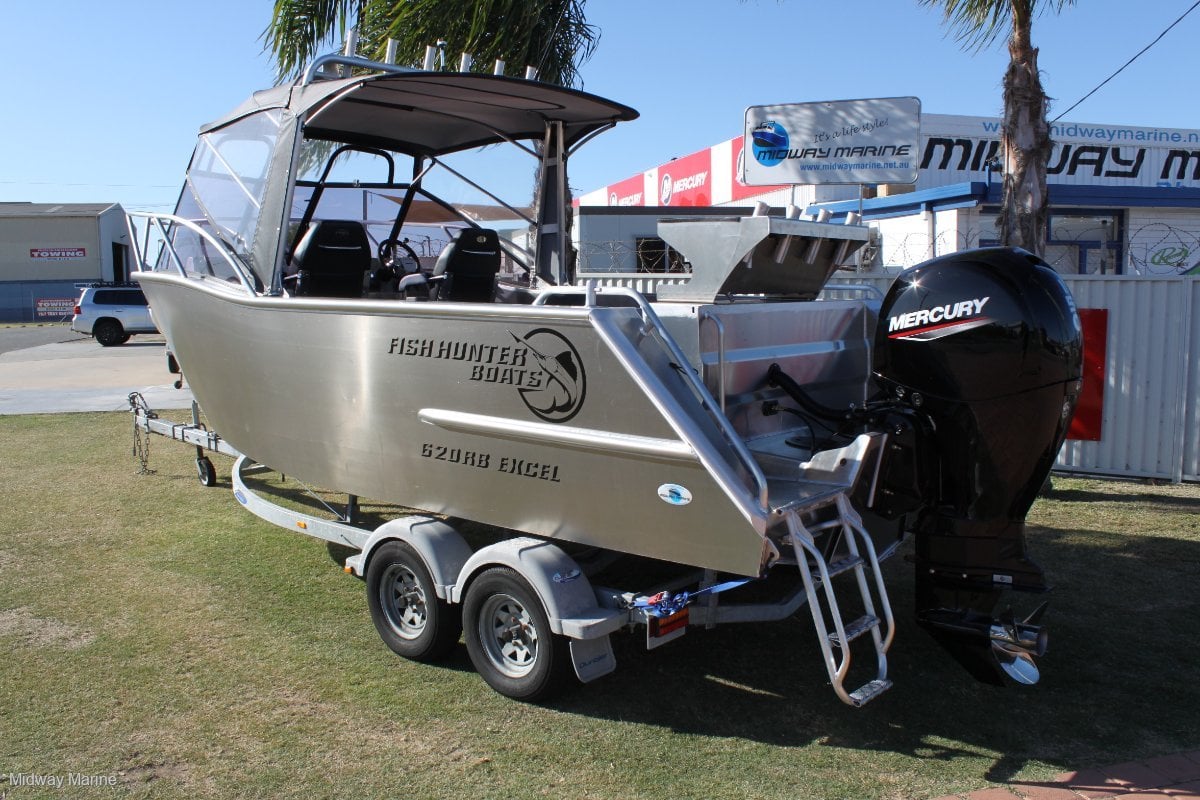 FISH HUNTER 620 ADVENTURER RUNABOUT