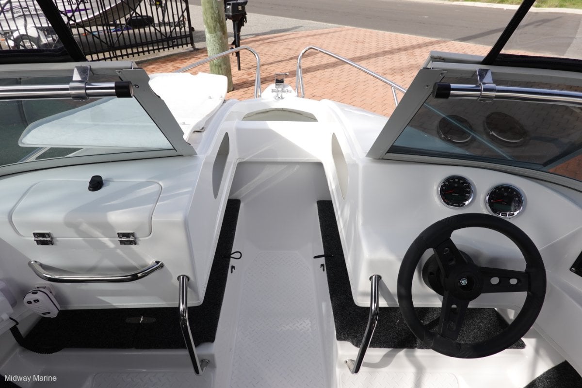 REVIVAL 520 OFFSHORE BOWRIDER