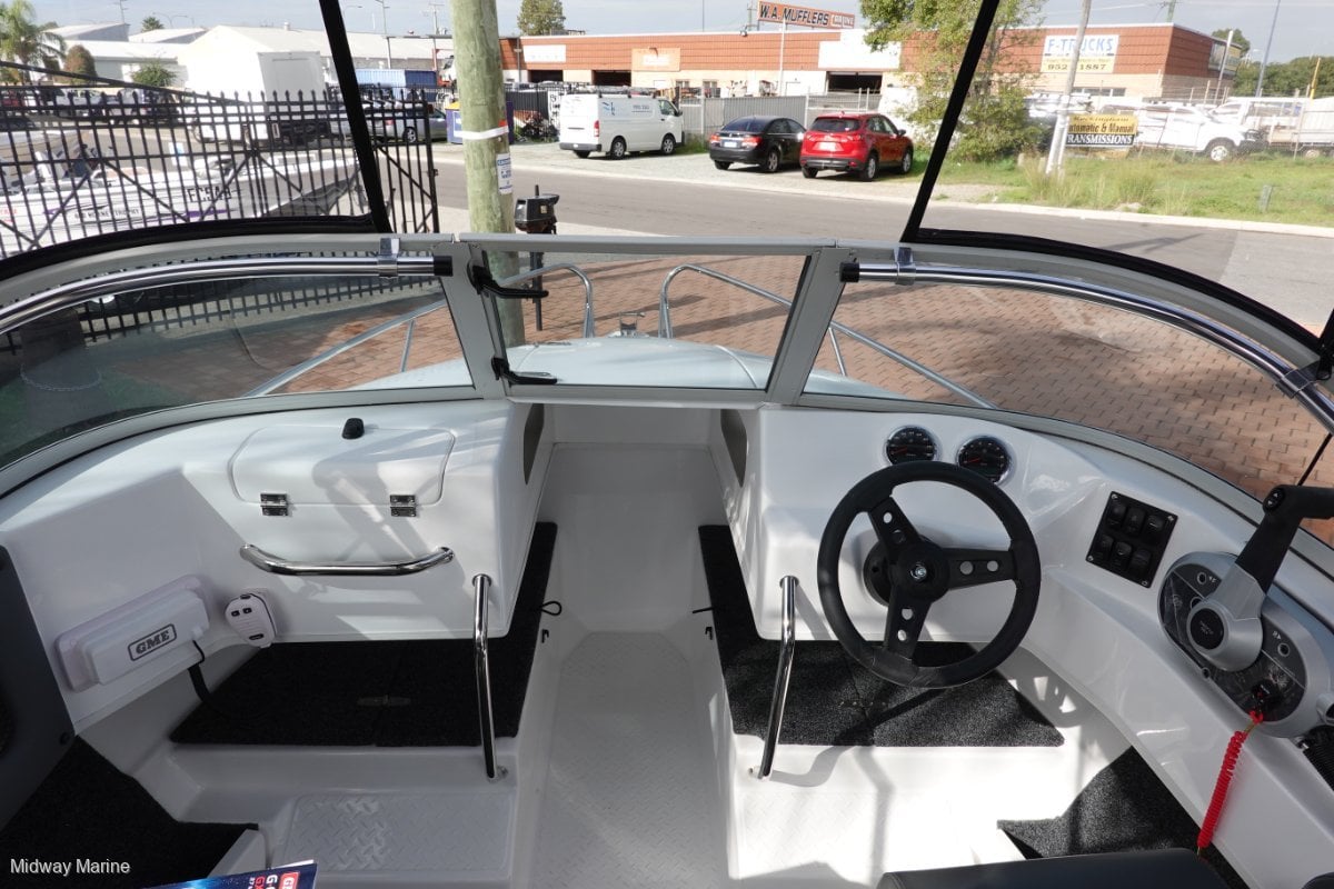 REVIVAL 520 OFFSHORE BOWRIDER