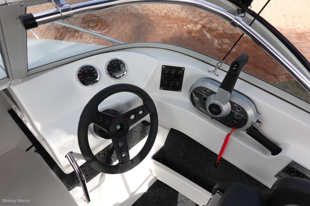 REVIVAL 520 OFFSHORE BOWRIDER