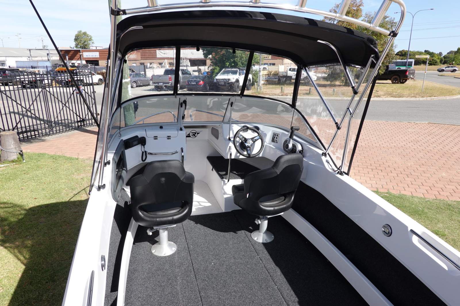 REVIVAL 520 OFFSHORE BOWRIDER