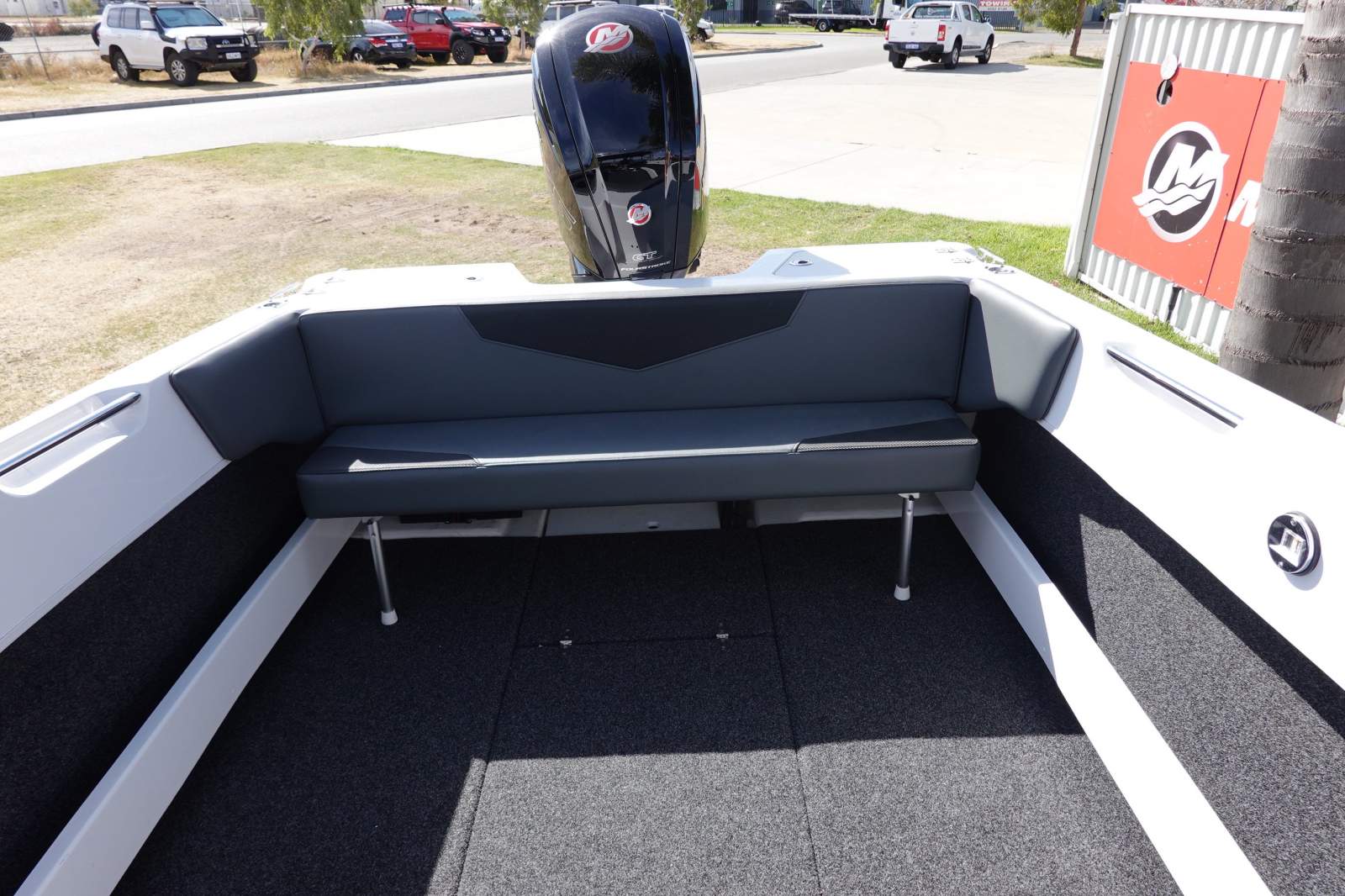 REVIVAL 520 OFFSHORE BOWRIDER