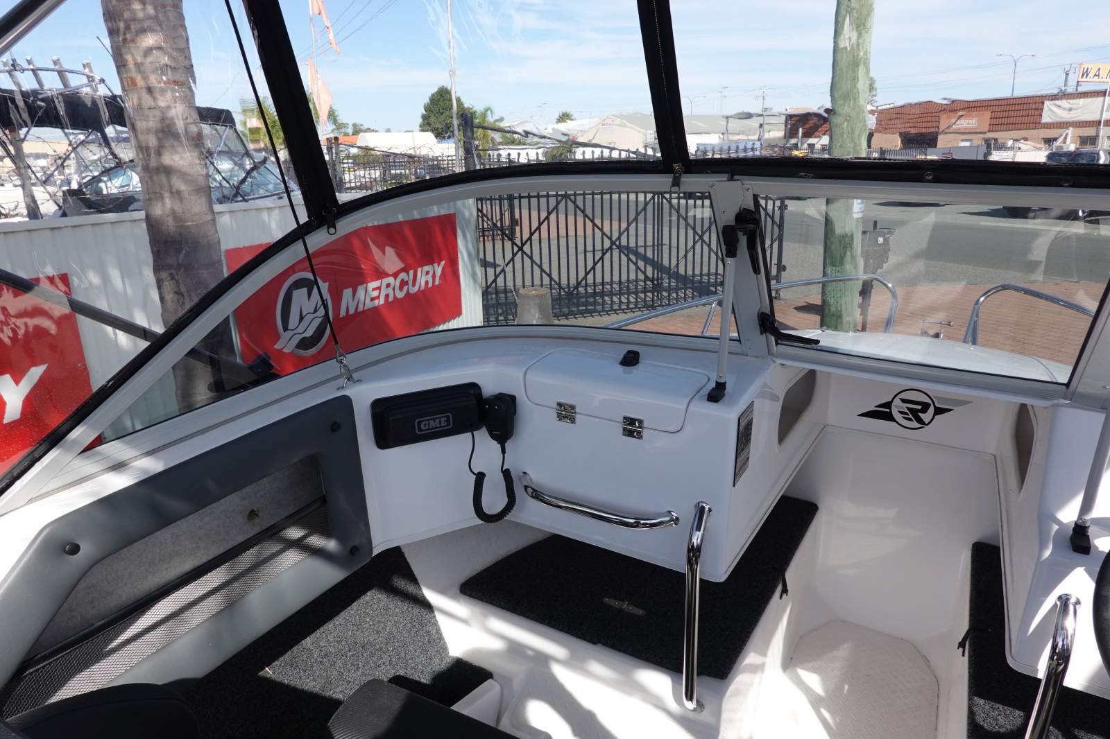 REVIVAL 520 OFFSHORE BOWRIDER