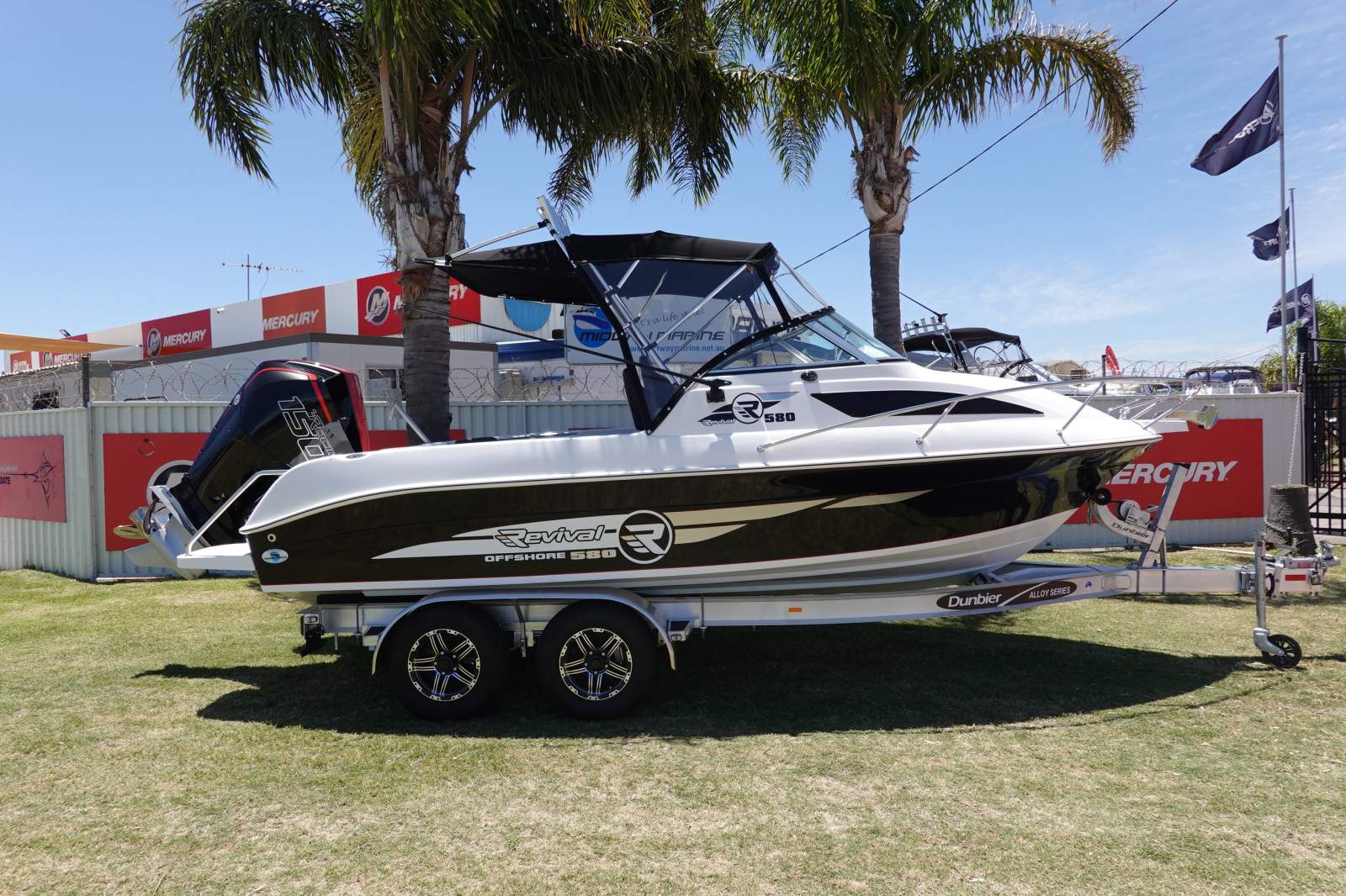REVIVAL 580 OFFSHORE CUDDY
