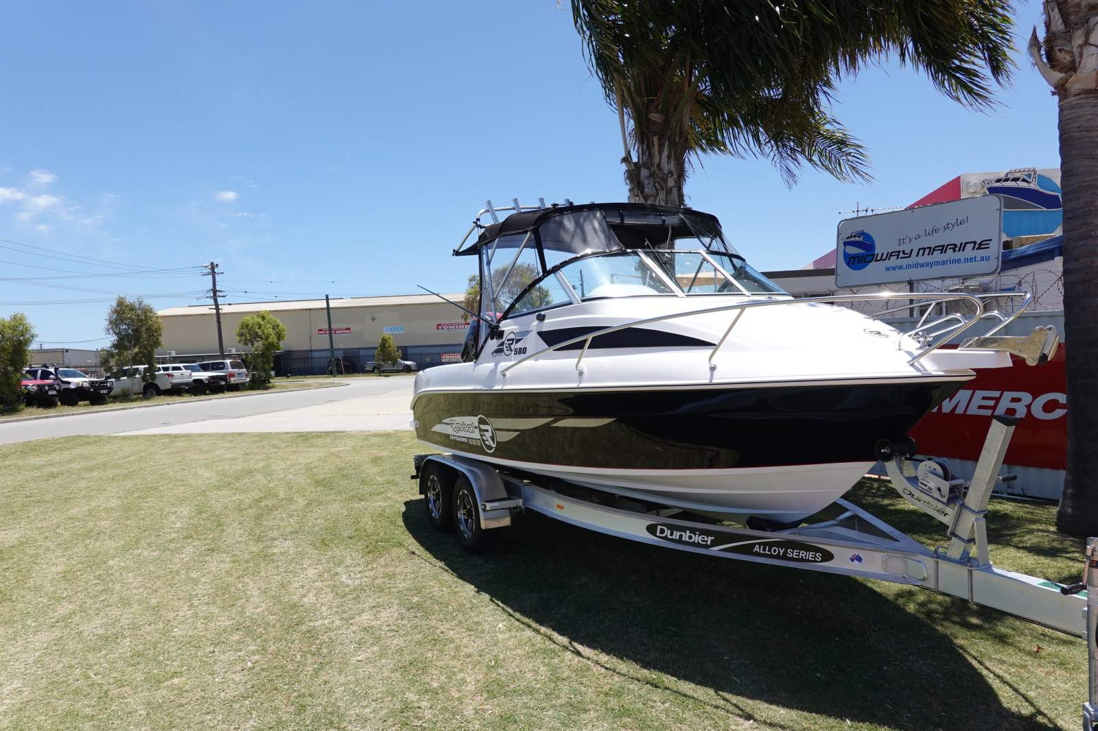 REVIVAL 580 OFFSHORE CUDDY